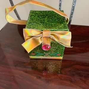 Disney Parks Anna Frozen Present Purse